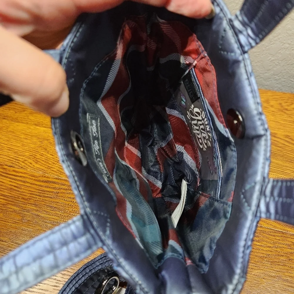Lug Tiptoe Mini Quilted Crossbody - Picture 3 of 4